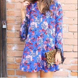 ASTR Blue Floral Bellsleeve Dress